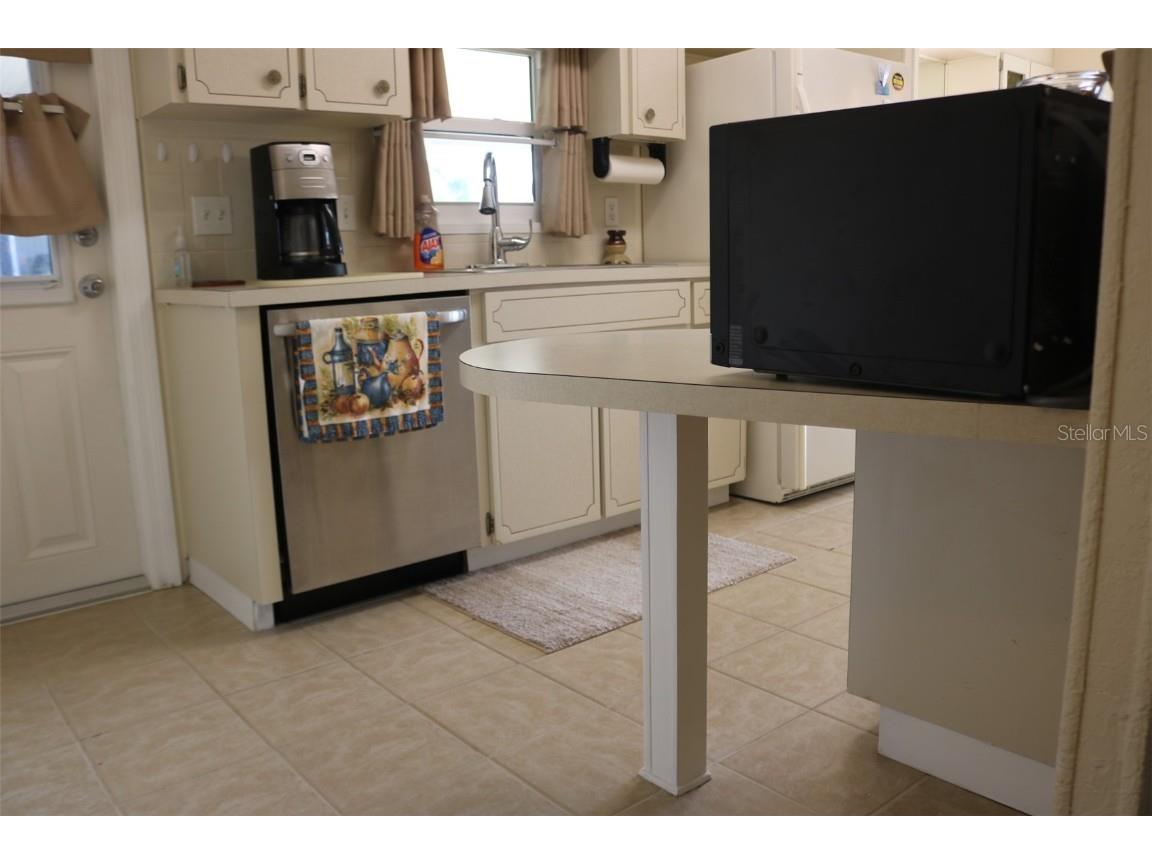 316 Estrada North Port FL 34287 A4674697 image8