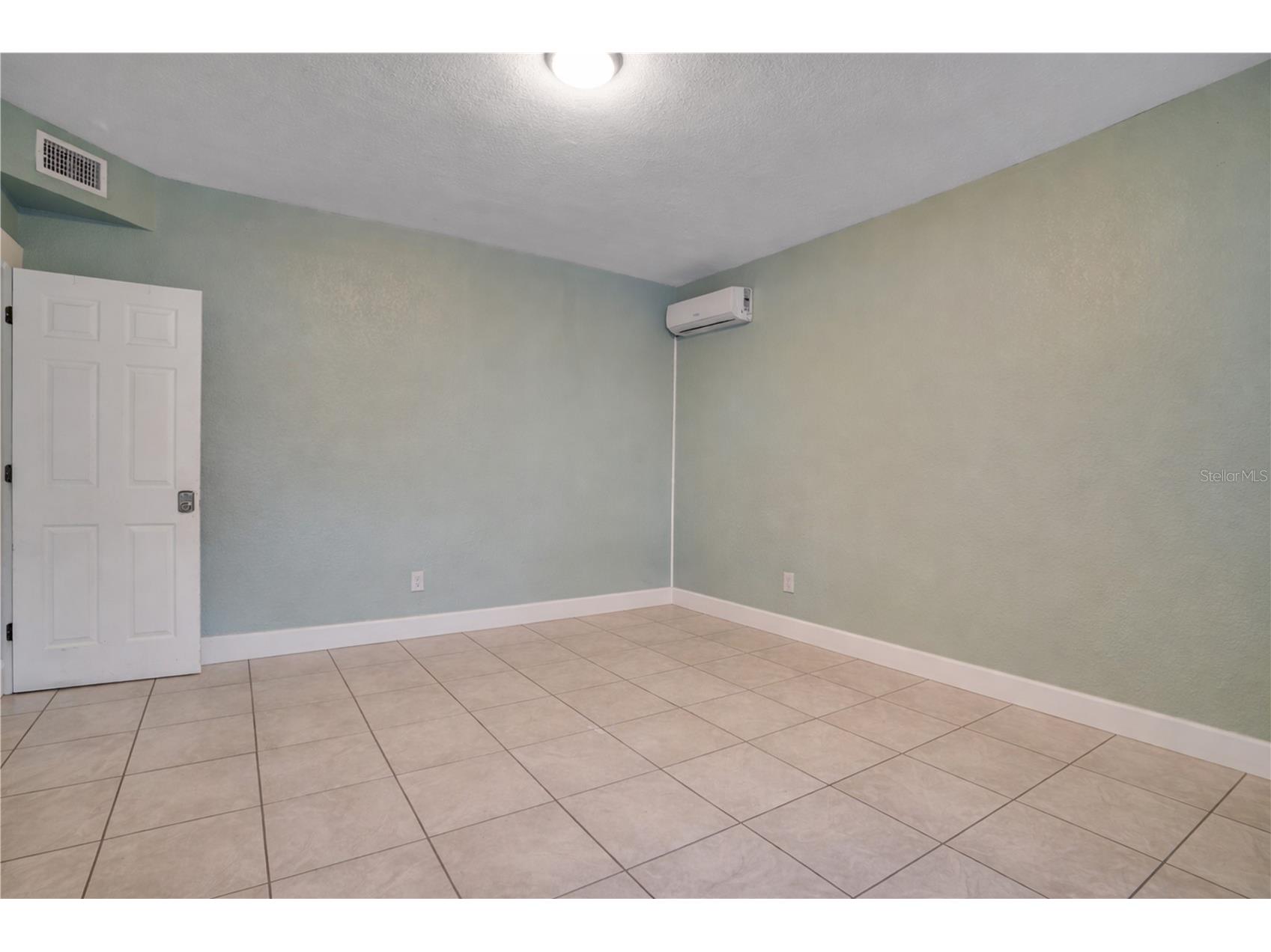 316 W Columbus Drive Tampa FL 33602 TB8476378 image5