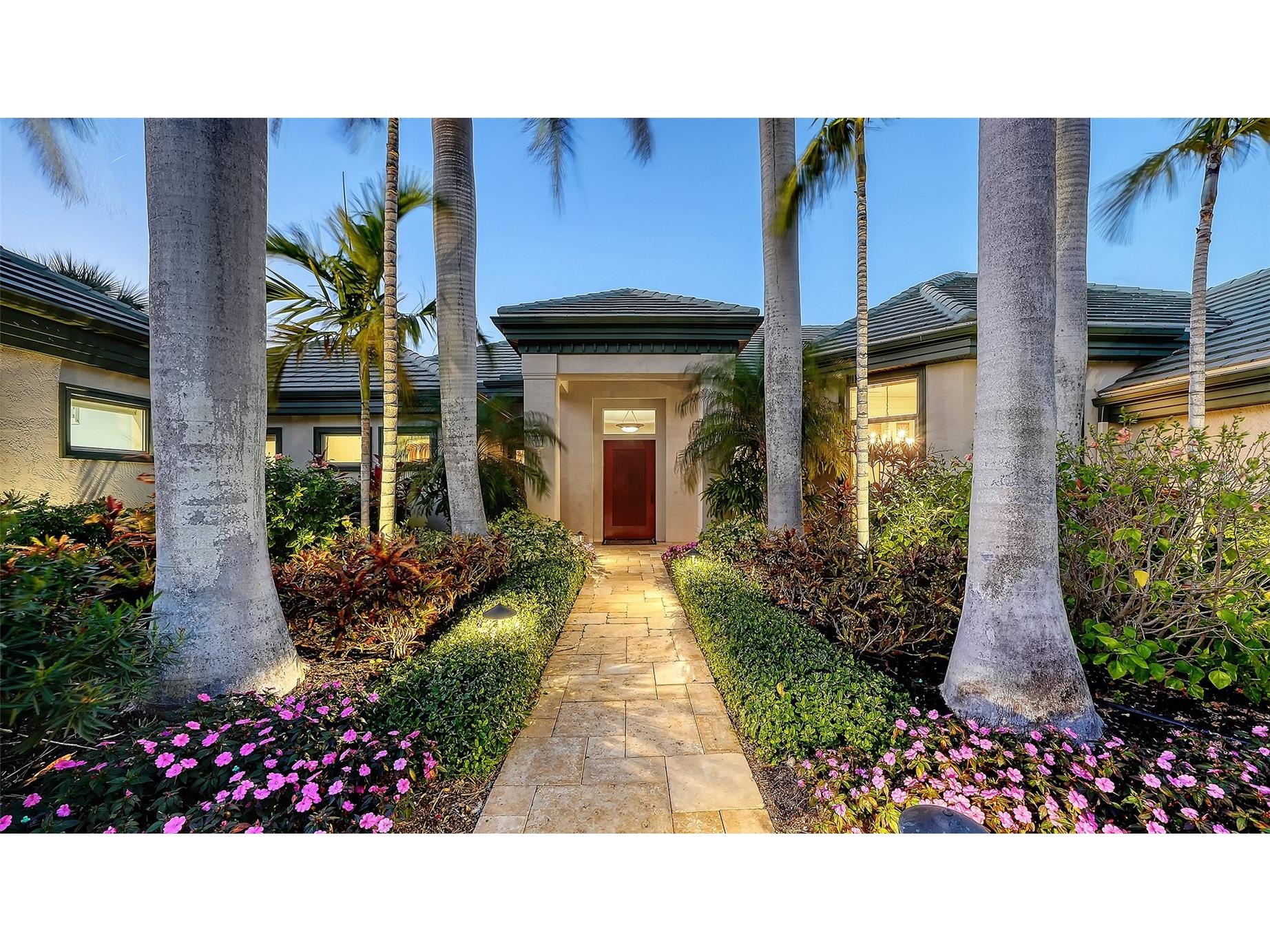 316 W Royal Flamingo Drive Sarasota FL 34236 A4682743 image1