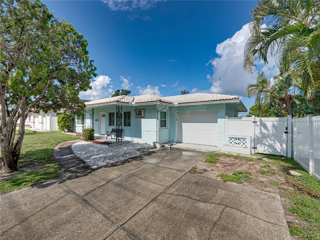 3160 52nd Street N Saint Petersburg FL 33710 TB8413808 image1