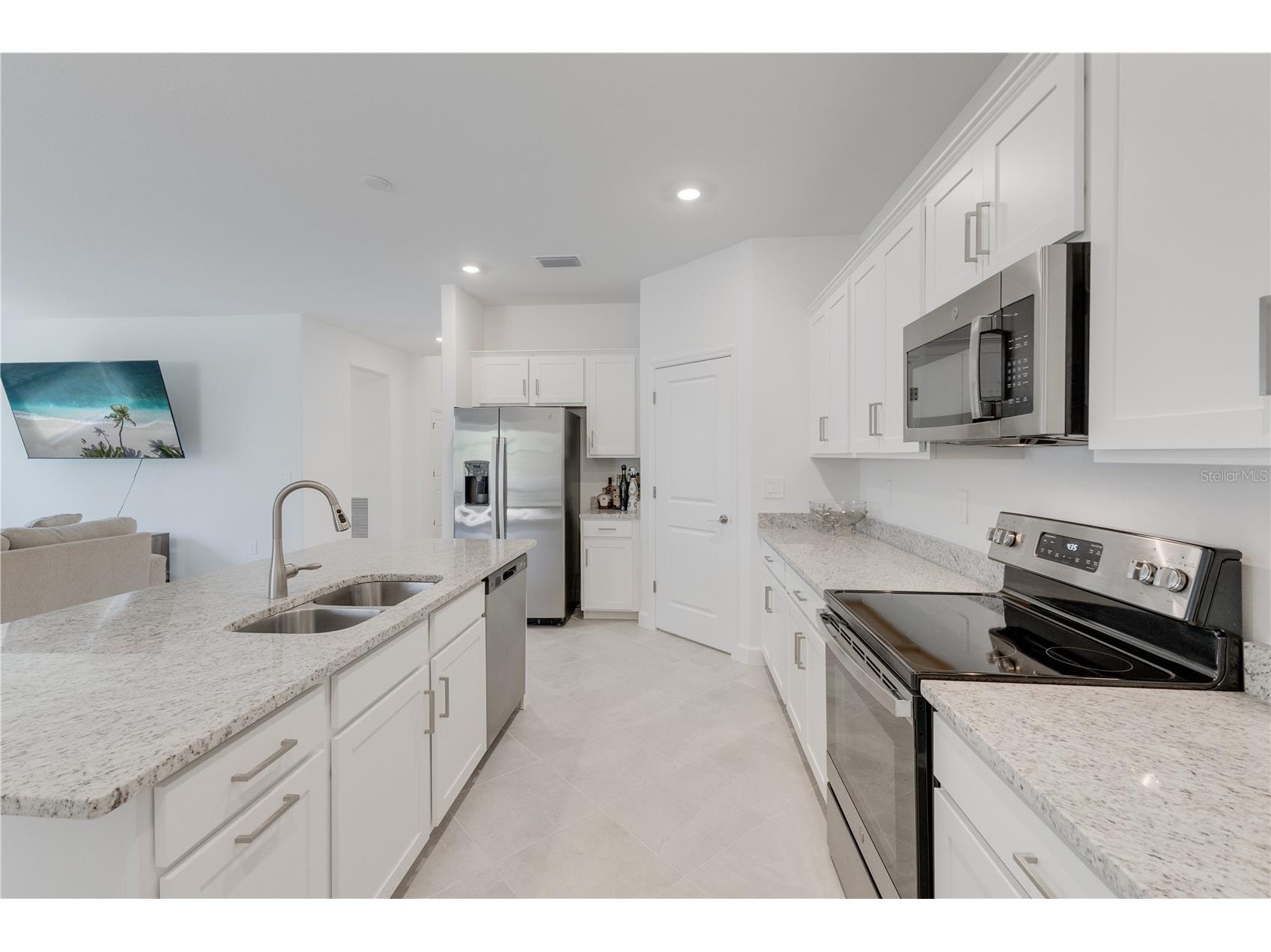 3160 Weston Manor Drive Alva FL 33920 A4684050 image9