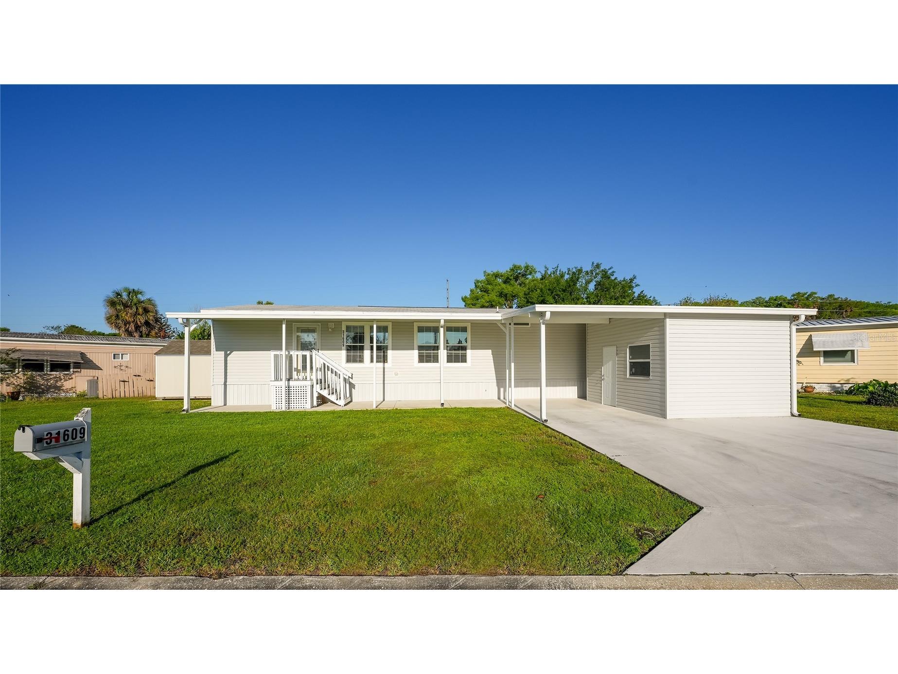 31609 Terrace Drive Tavares FL 32778 - HARRIS CHAIN OF LAKES G5111493 image2