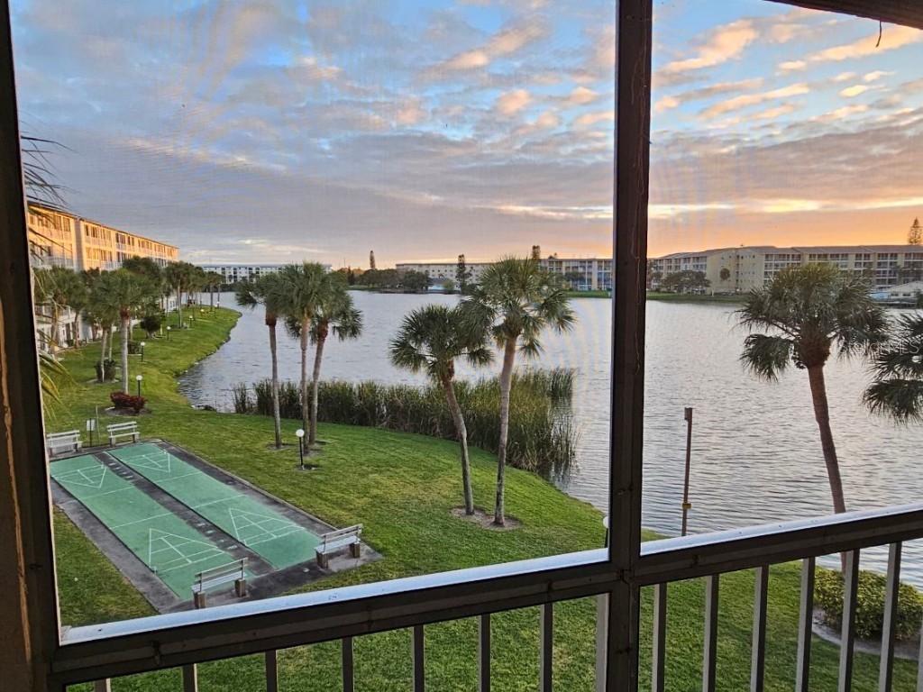 3162 Lake Bayshore Drive #312 Bradenton FL 34205 A4598958 image1