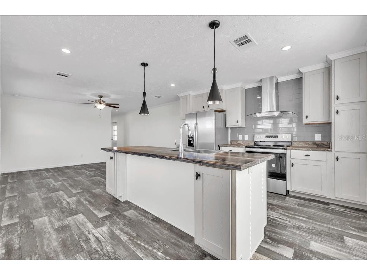 3162 Mercury Lane North Fort Myers FL 33903 C7520690 image10