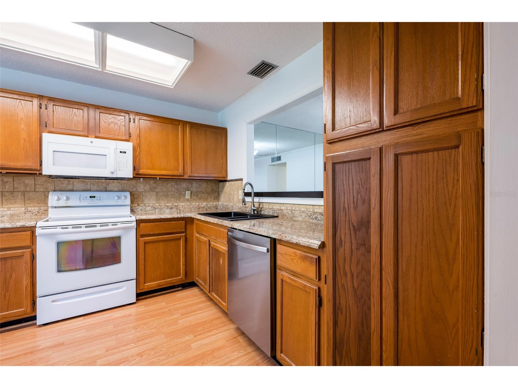 3164 Valley Oaks Drive #3164 Tampa FL 33618 TB8515005 image5