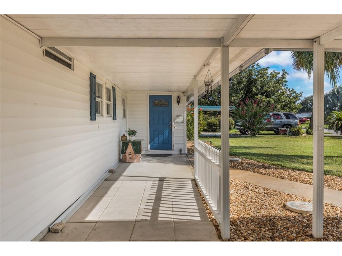 31643 Howard Street Tavares FL 32778 - ACCESS TO LAKE HARRIS G5100982 image2