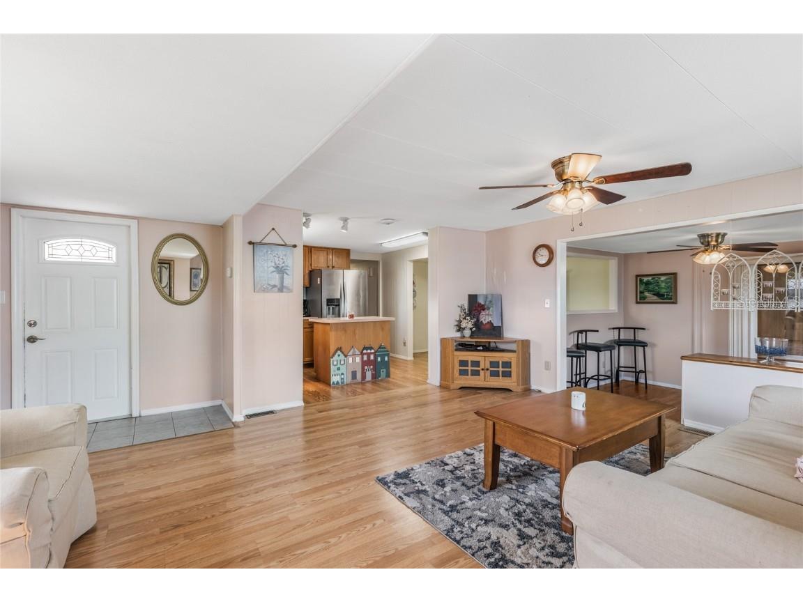 31643 Howard Street Tavares FL 32778 - ACCESS TO LAKE HARRIS G5100982 image3