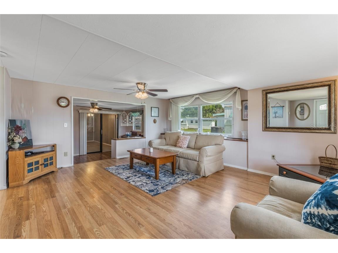 31643 Howard Street Tavares FL 32778 - ACCESS TO LAKE HARRIS G5100982 image4