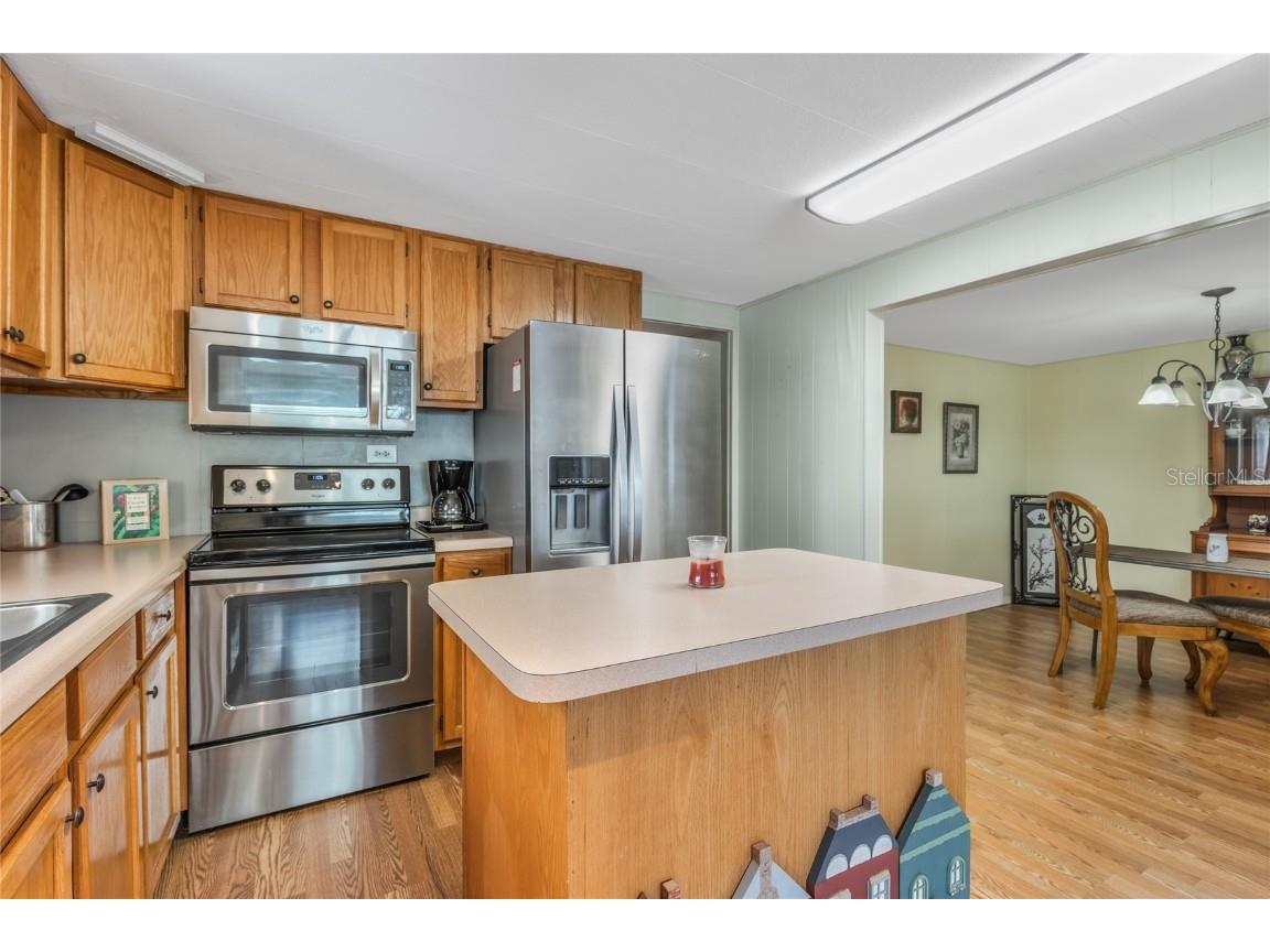 31643 Howard Street Tavares FL 32778 - ACCESS TO LAKE HARRIS G5100982 image9