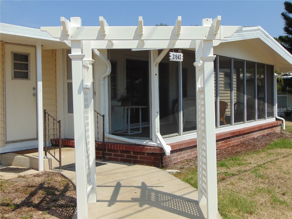 31643 Imperial Drive Tavares FL 32778 - Dead River G5068561 image1