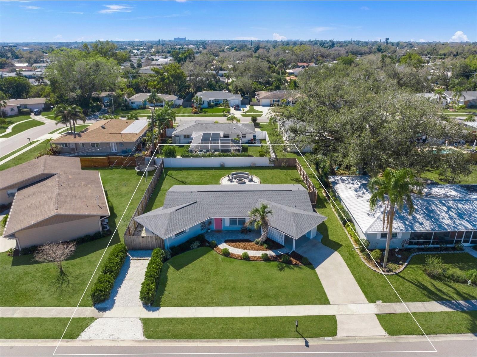 3165 Regatta Circle Sarasota FL 34231 A4683961 image2