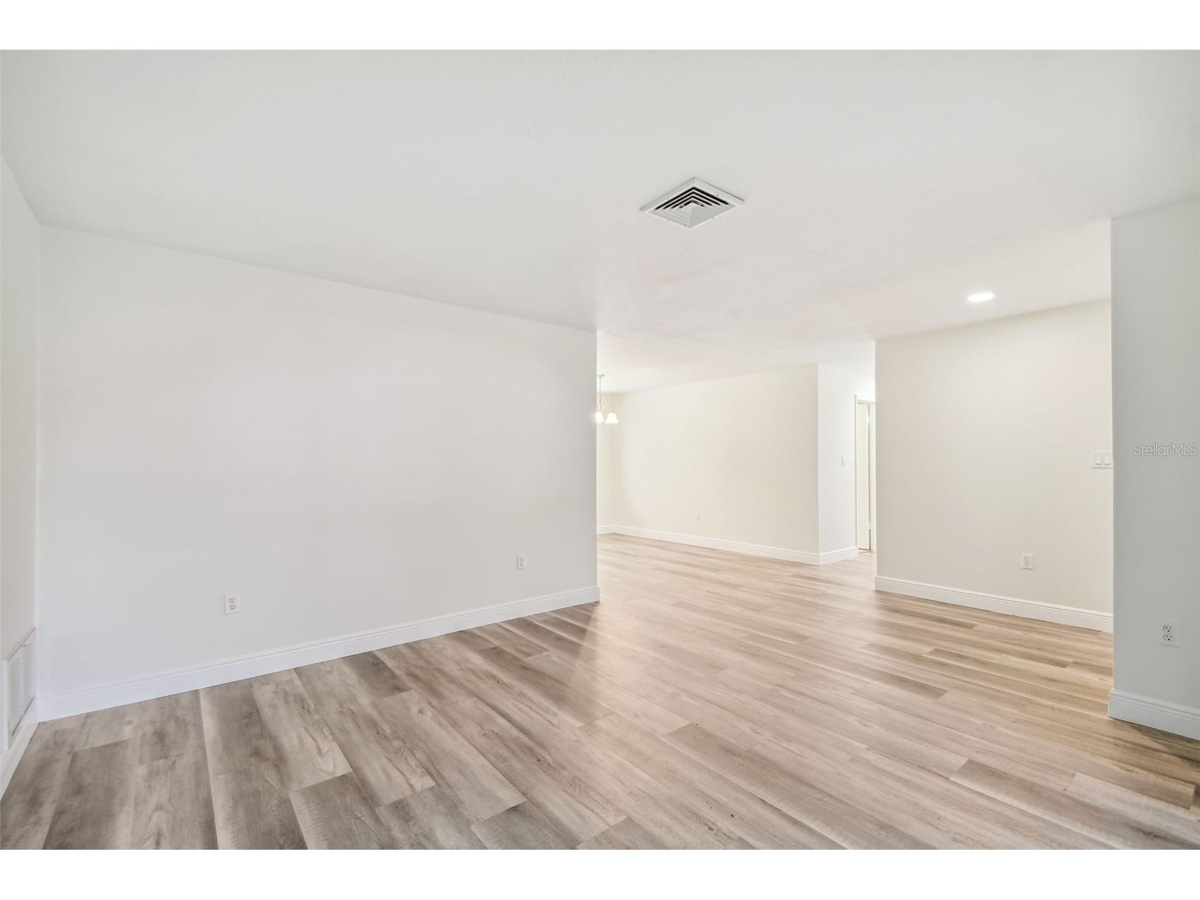 3165 Woodmont Drive Sarasota FL 34232 TB8478459 image11