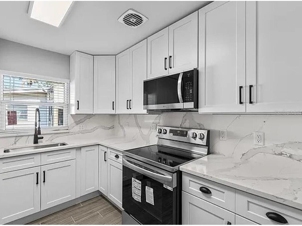 3169 Bellevue Street Sarasota FL 34237 O6338943 image3