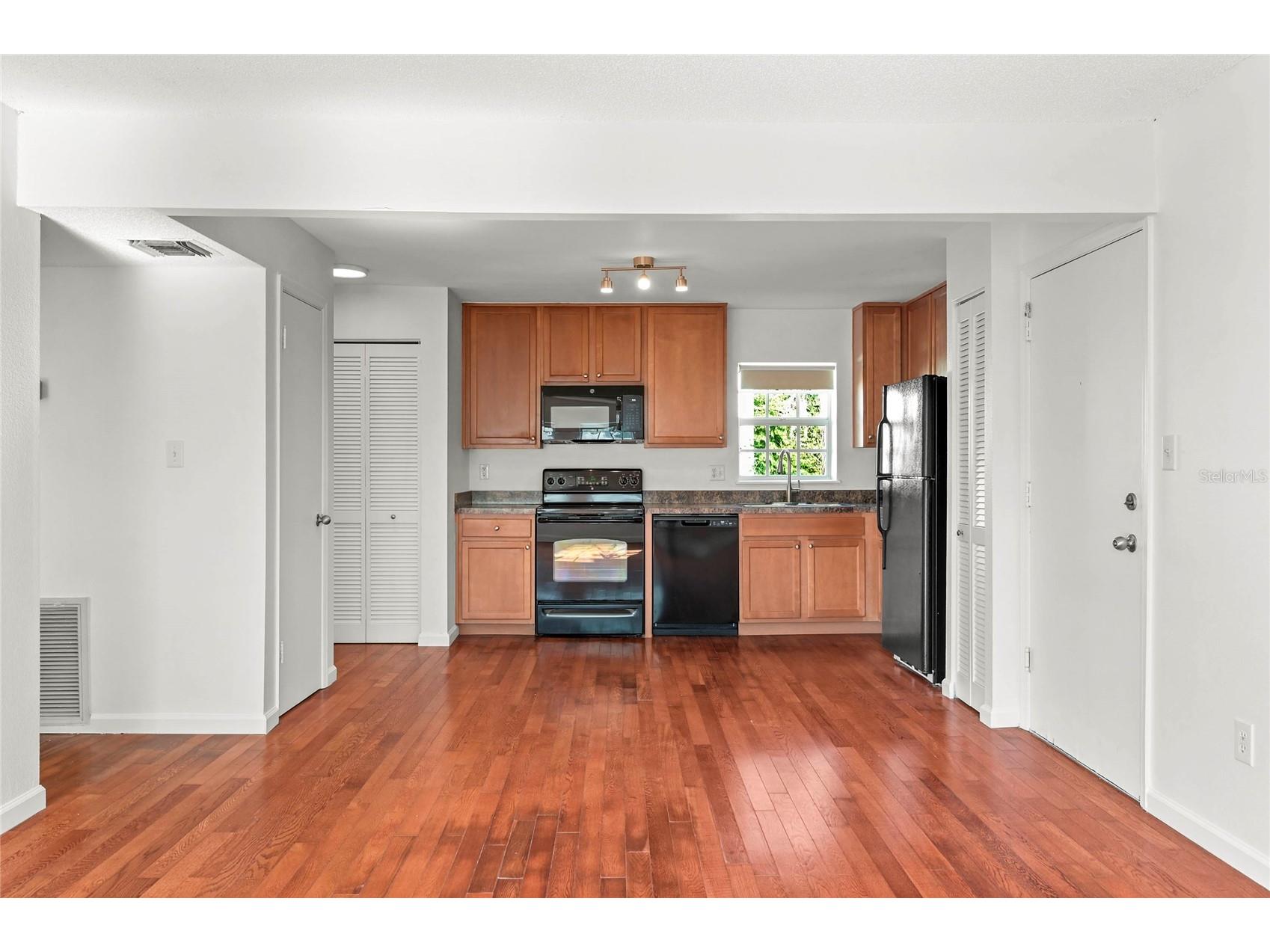 317 E Amelia Street #7 Orlando FL 32801 O6420532 image5