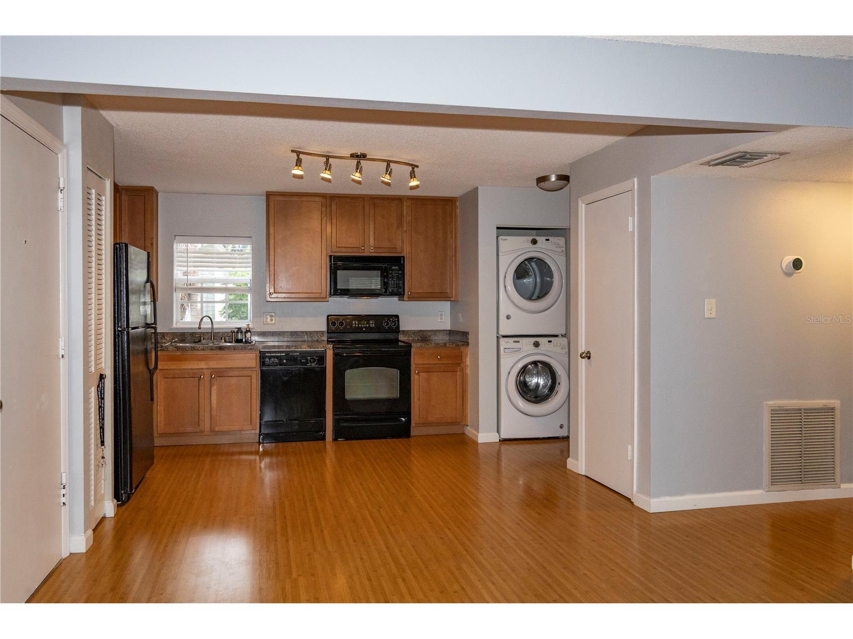 317 E Amelia Street #8 Orlando FL 32801 O6408547 image2