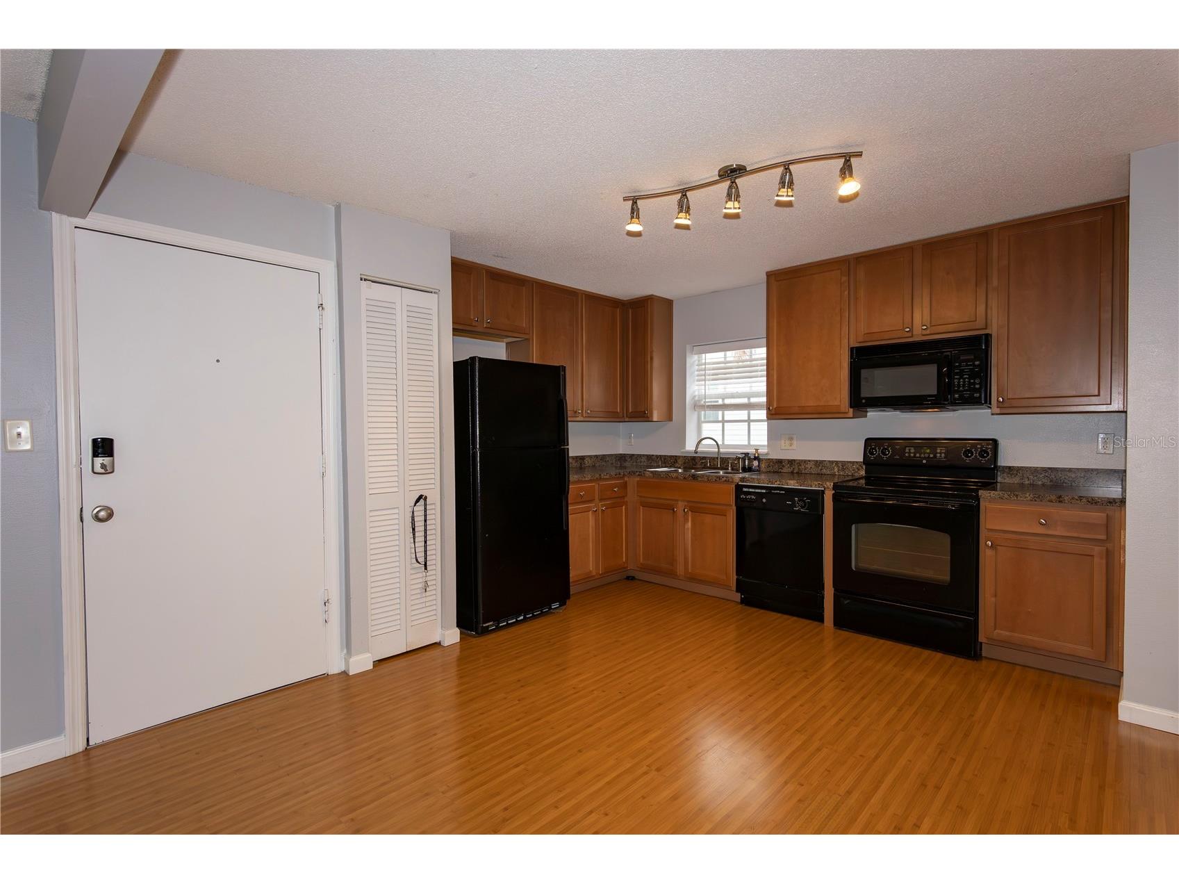 317 E Amelia Street #8 Orlando FL 32801 O6408547 image3