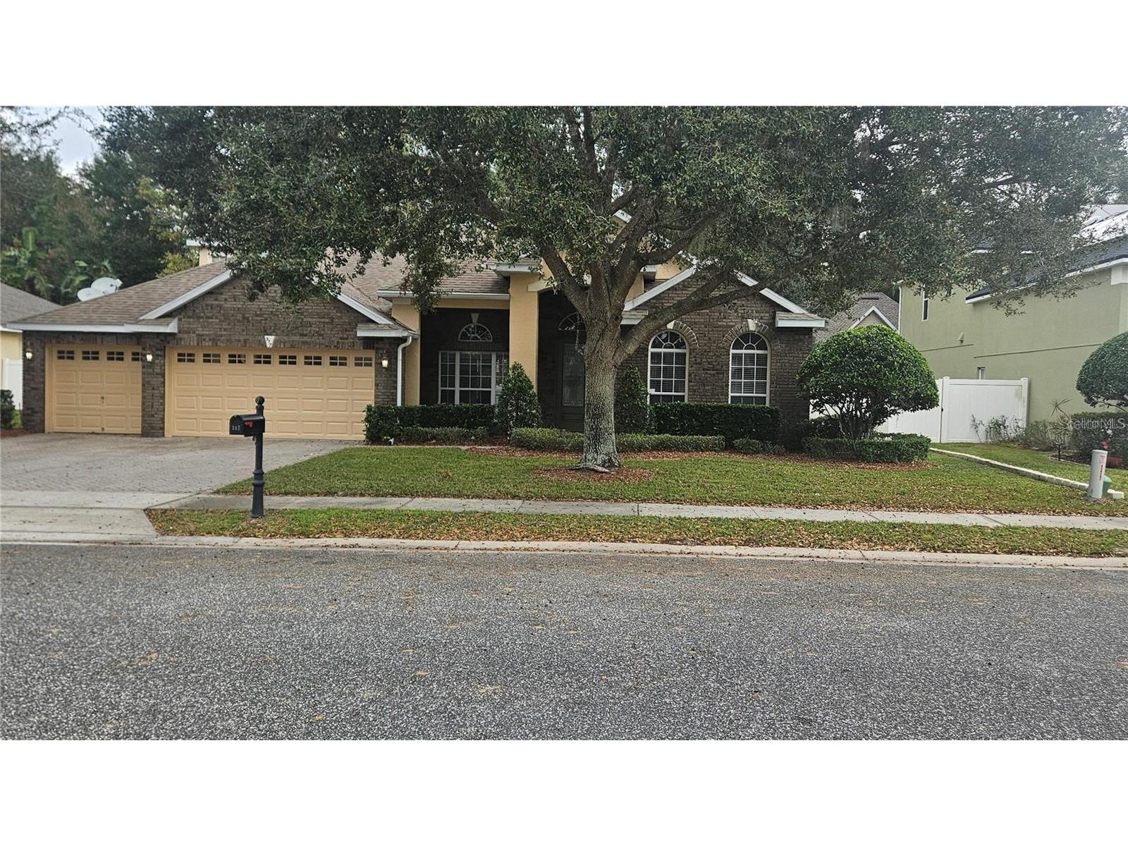 317 E Blue Water Edge Drive Eustis FL 32736 G5108279 image2