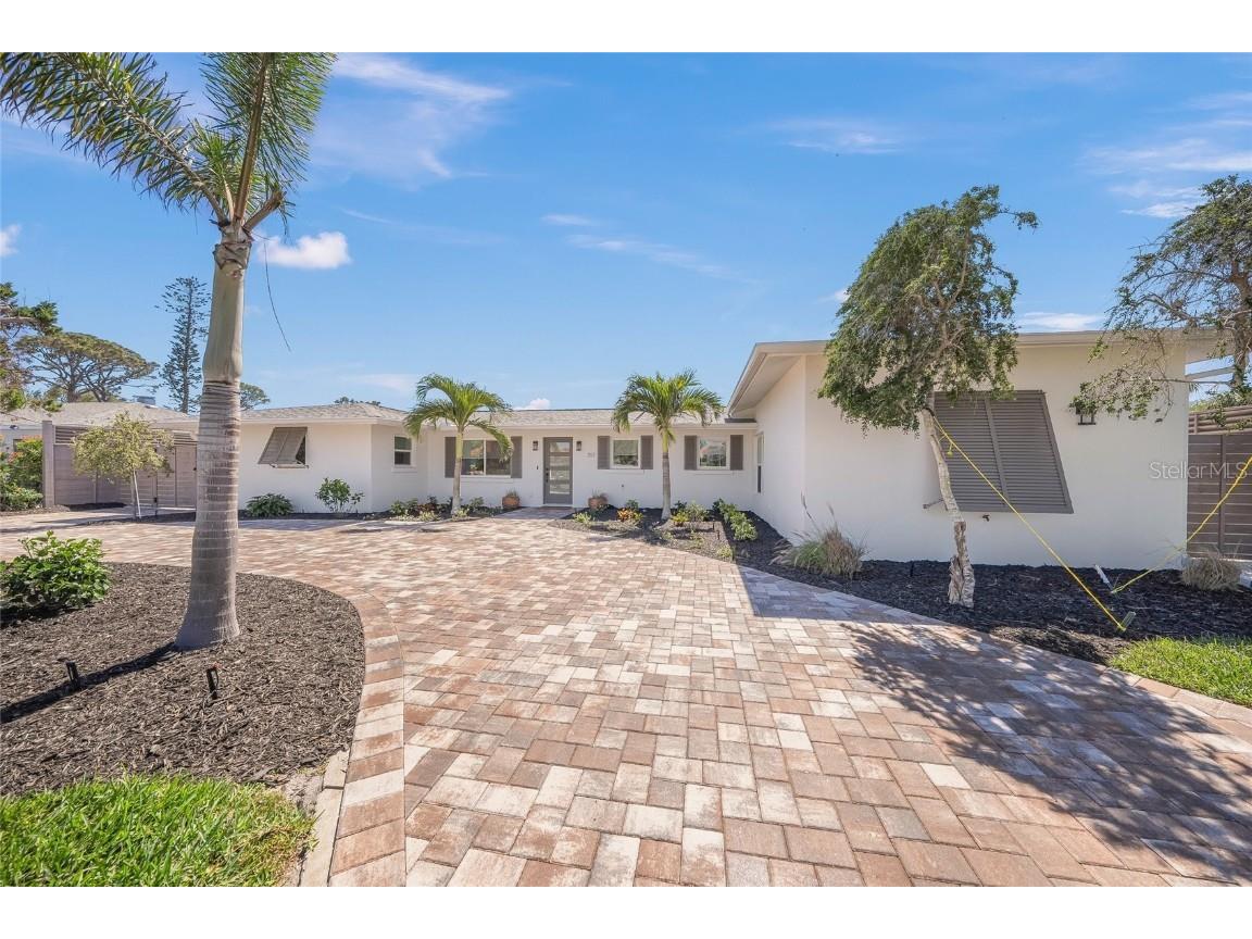 317 Gulf Drive Venice FL 34285 - VENICE BEACH A4643746 image1
