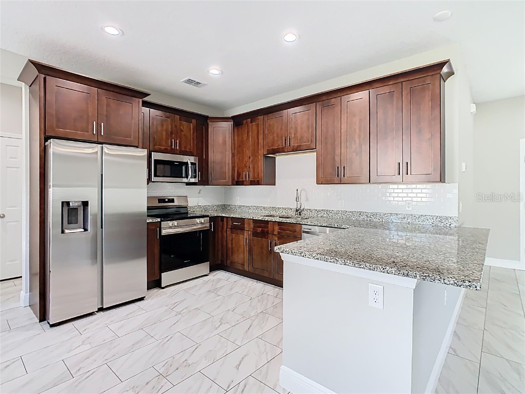 317 Salmon Court Kissimmee FL 34759 O6293662 image2