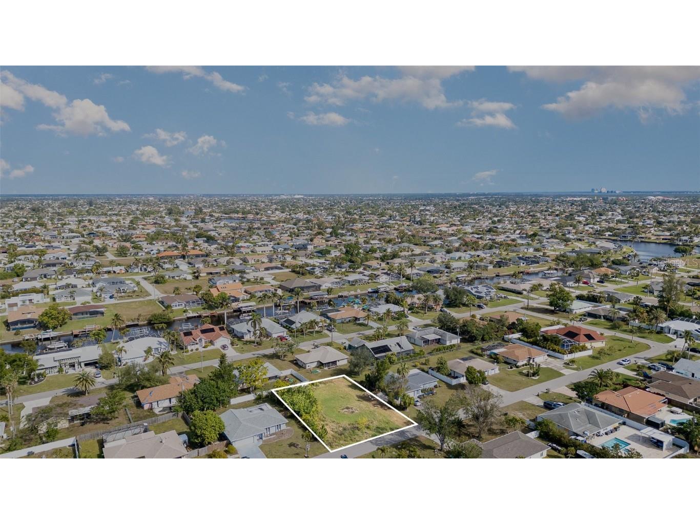 317 SE 32nd Terrace Cape Coral FL 33904 TB8342958 image1
