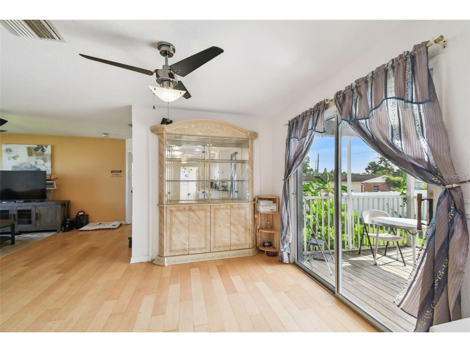 317 Shore Drive E Oldsmar FL 34677 FC315737 image28