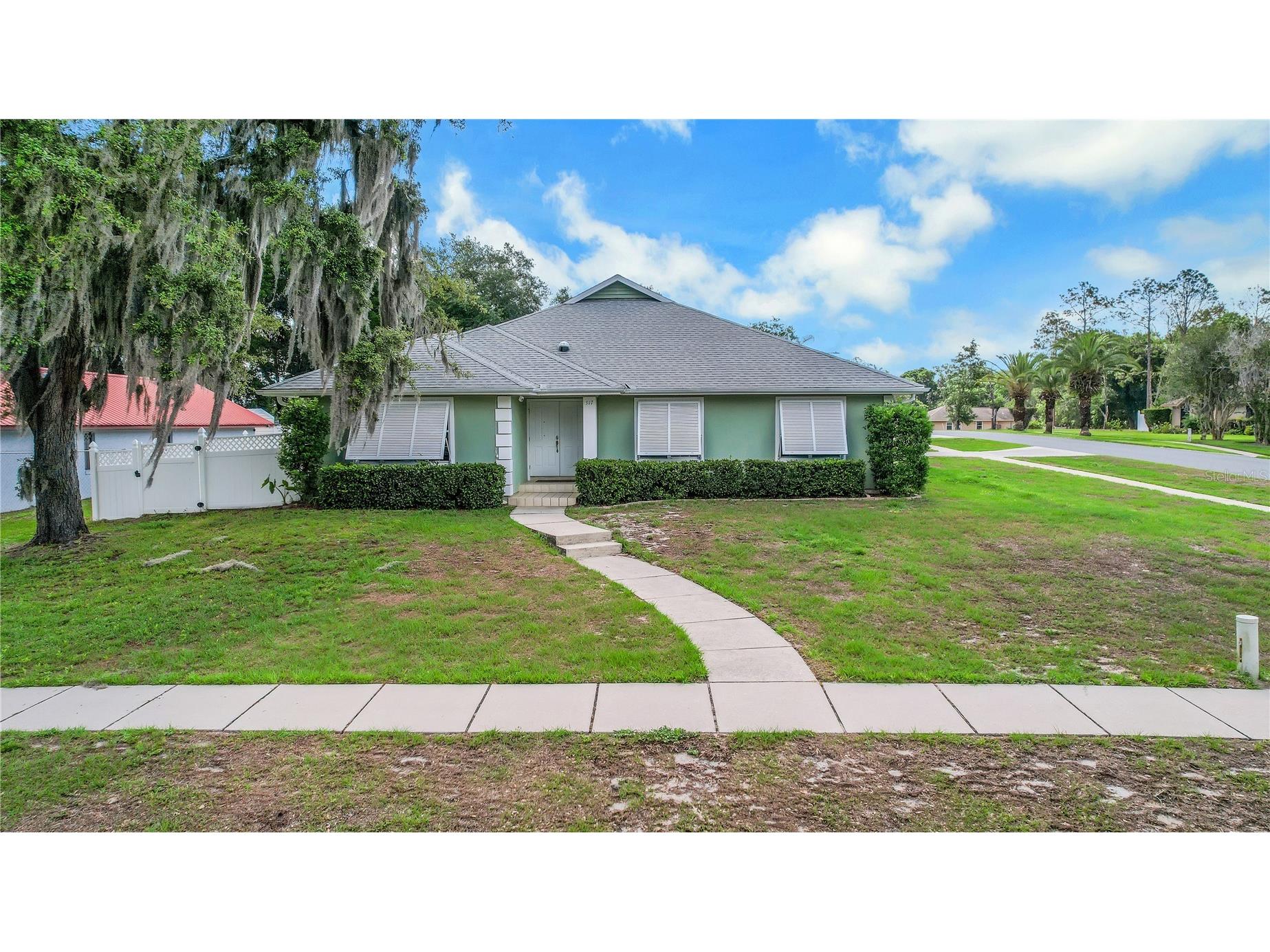 317 Woodland Trail Lady Lake FL 32159 G5112589 image1