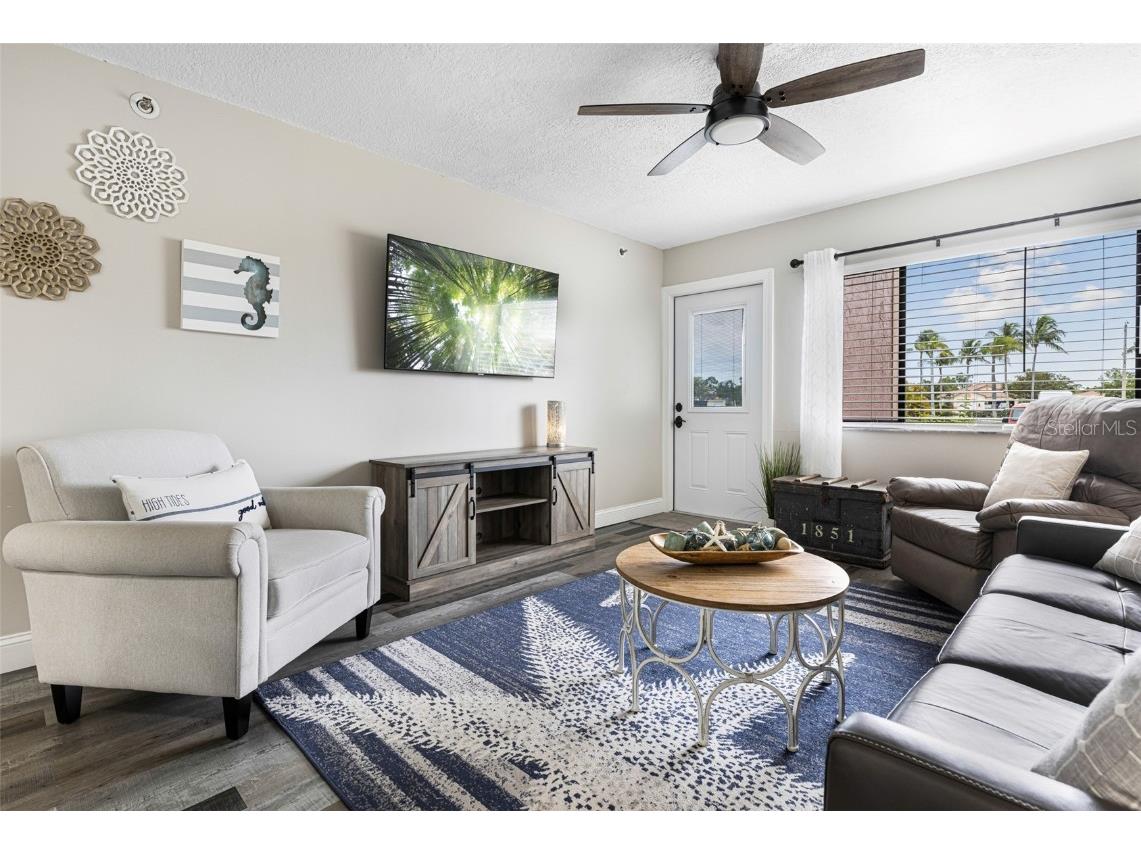 3170 Matecumbe Key Road #111 Punta Gorda FL 33955 - CHARLOTTE HARBOR A4672869 image2