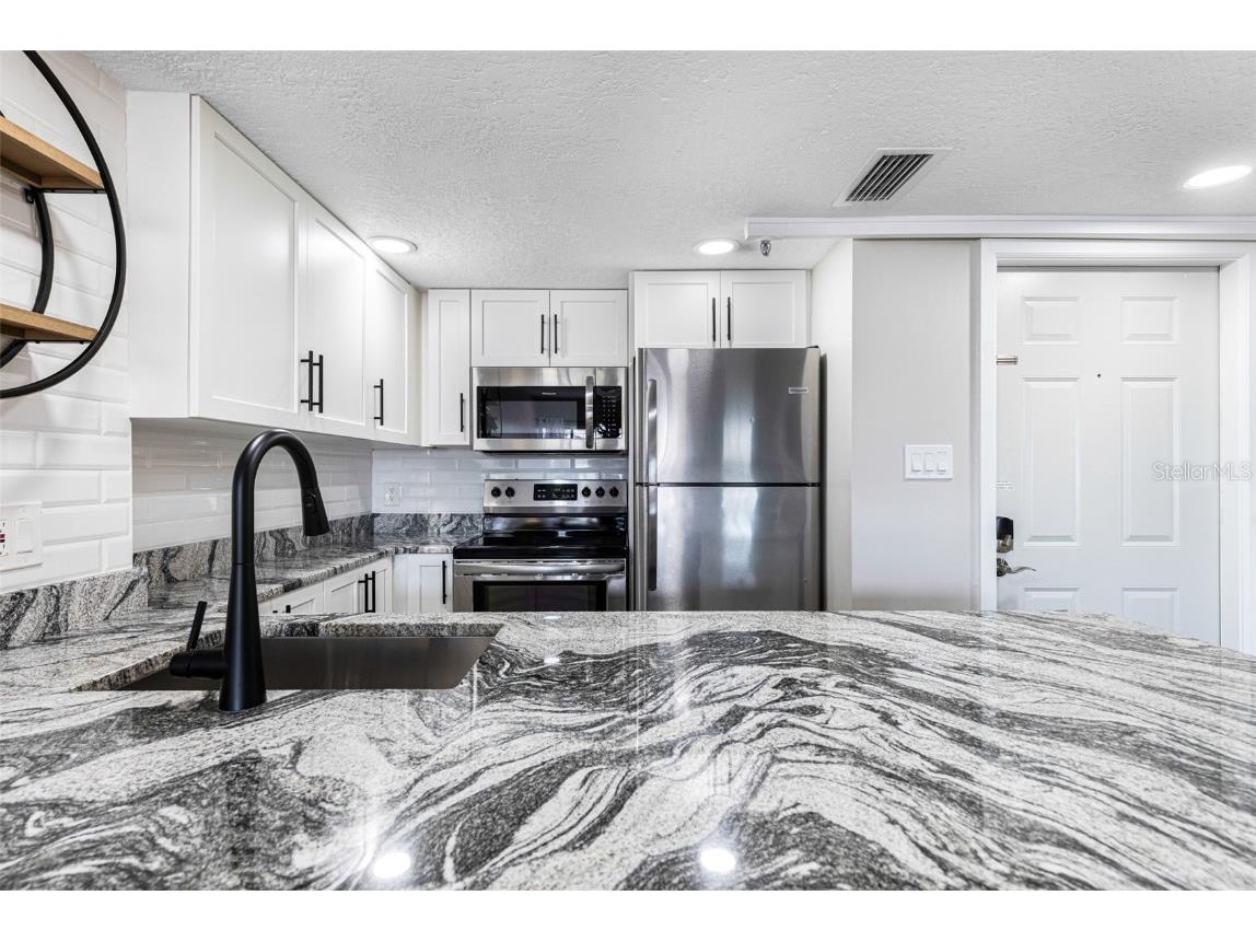 3170 Matecumbe Key Road #111 Punta Gorda FL 33955 - CHARLOTTE HARBOR A4672869 image6