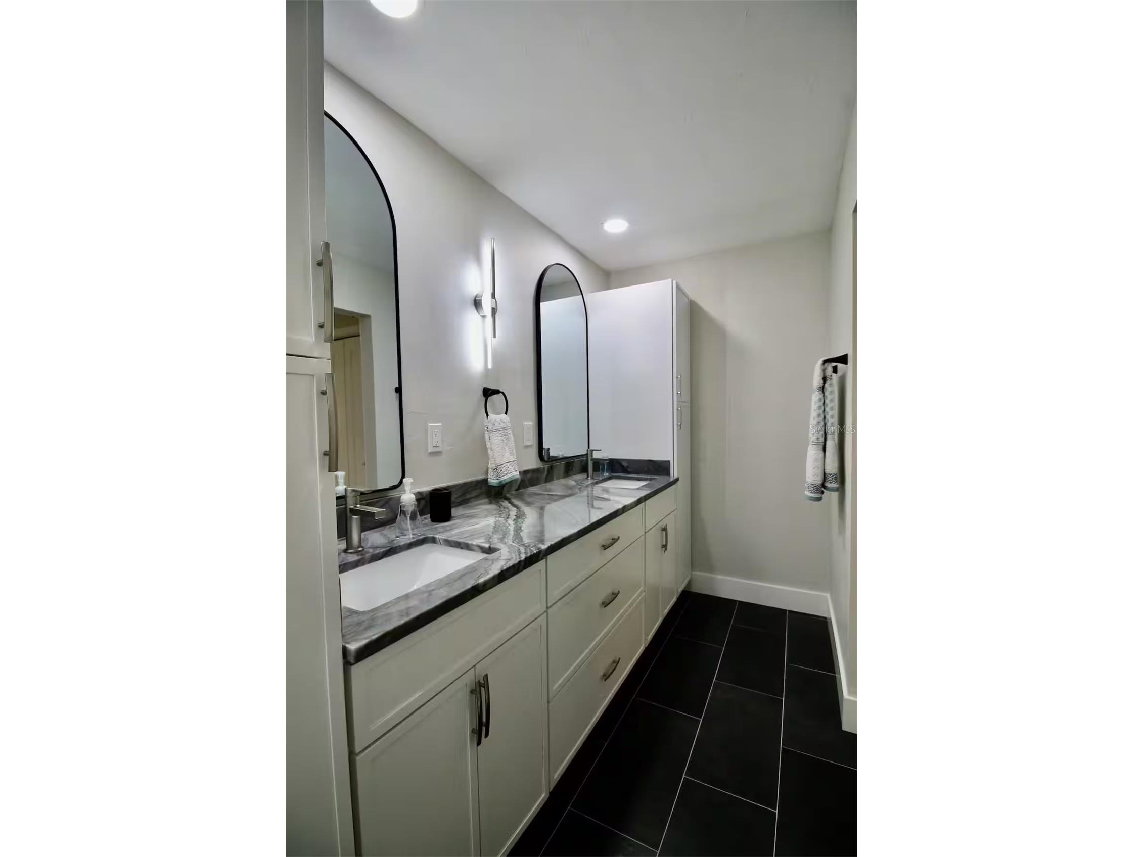 3174 Jennings Drive Sarasota FL 34239 A4677727 image15