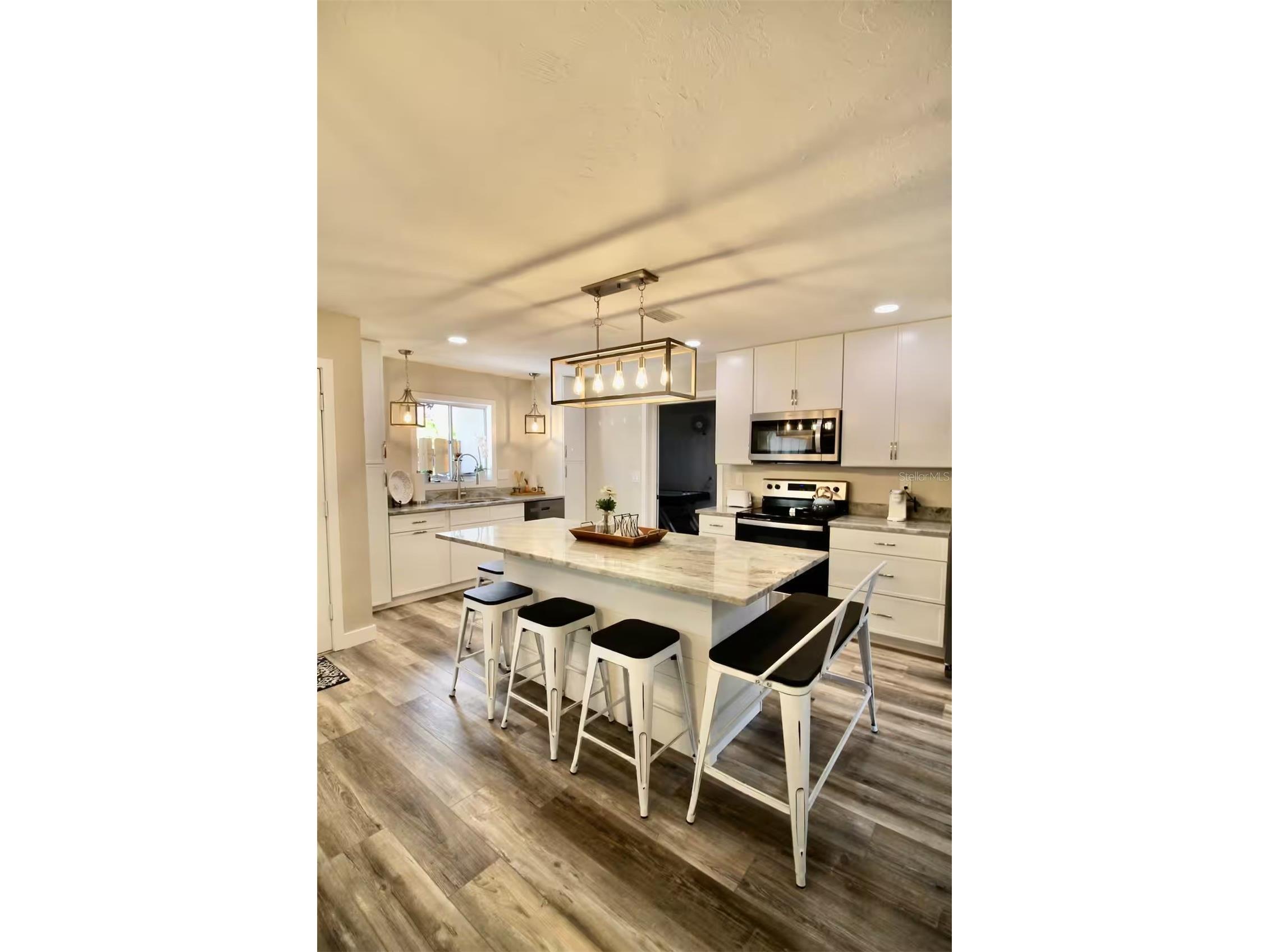 3174 Jennings Drive Sarasota FL 34239 A4677727 image26