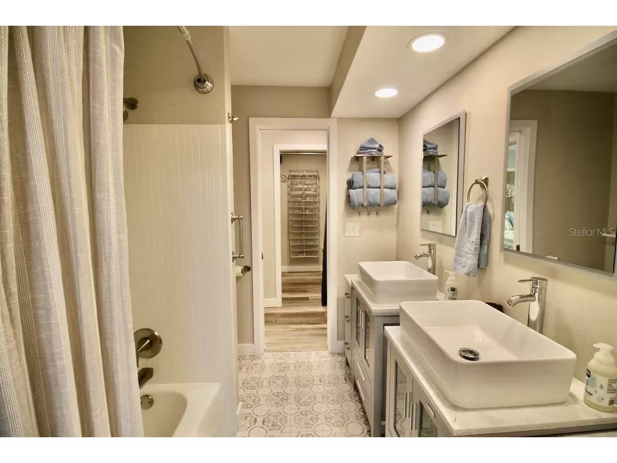 3174 Jennings Drive Sarasota FL 34239 A4677727 image34