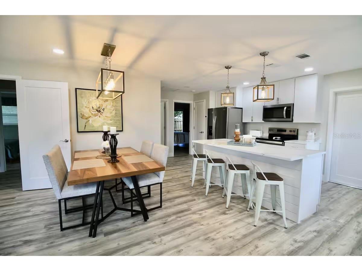 3174 Jennings Drive Sarasota FL 34239 A4677727 image9