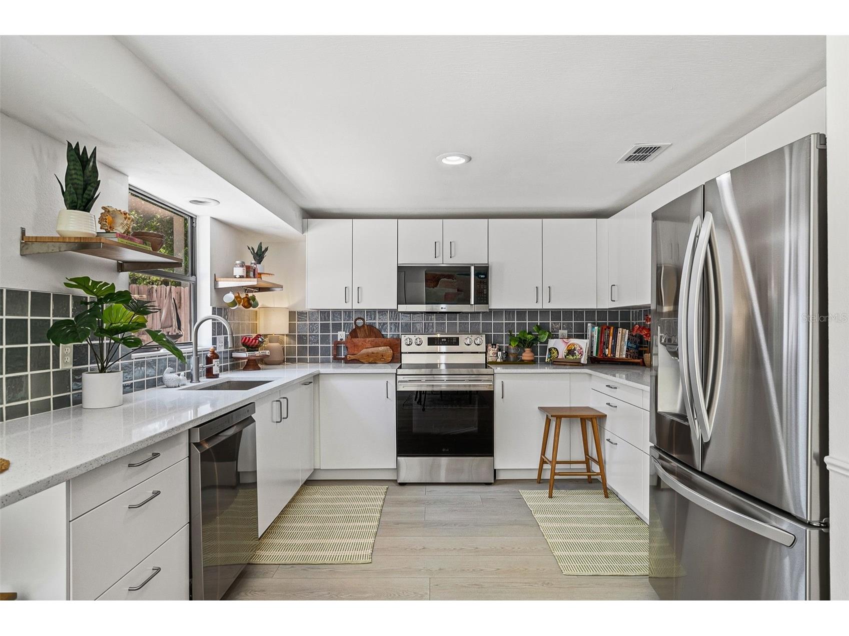 3174 Peachtree Street Sarasota FL 34231 A4692949 image16