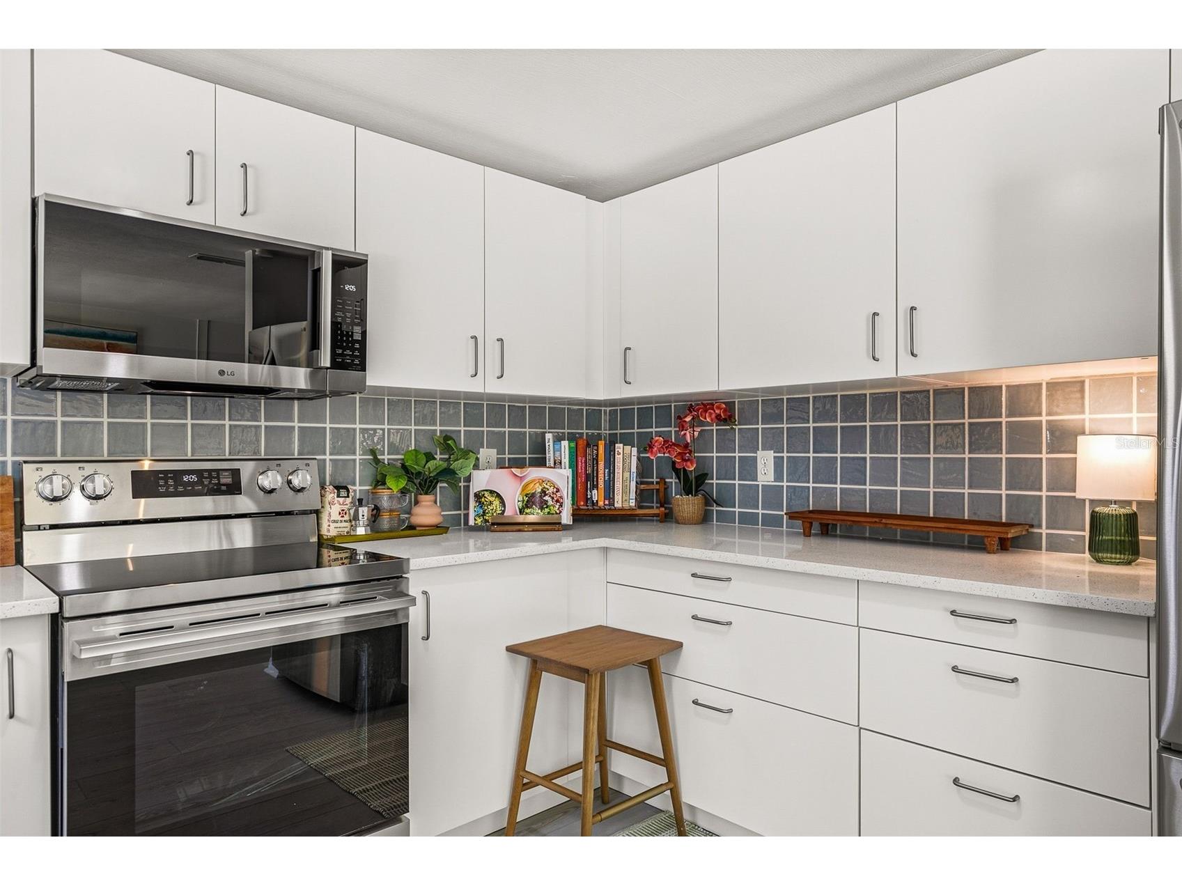 3174 Peachtree Street Sarasota FL 34231 A4692949 image18