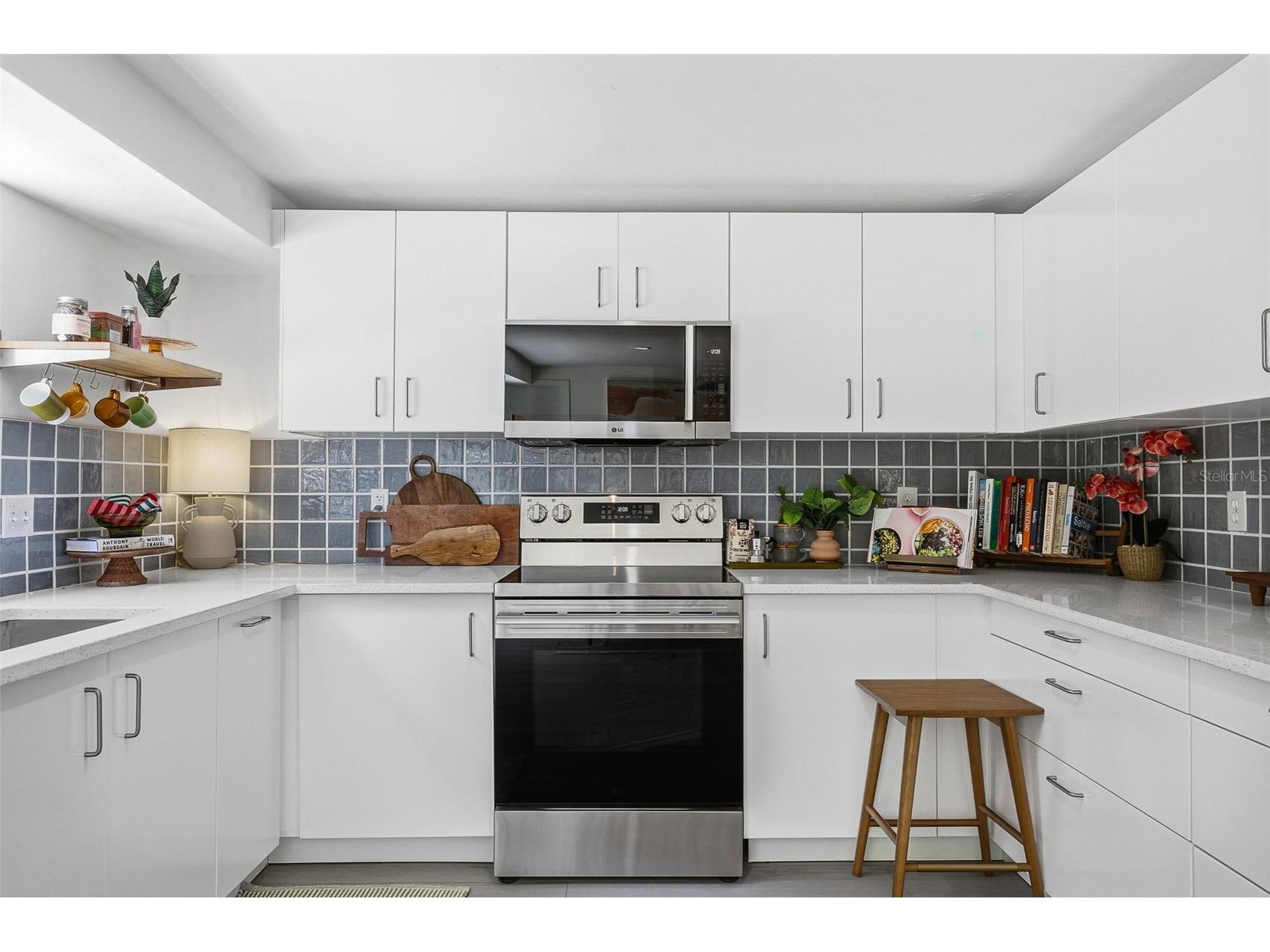 3174 Peachtree Street Sarasota FL 34231 A4692949 image19