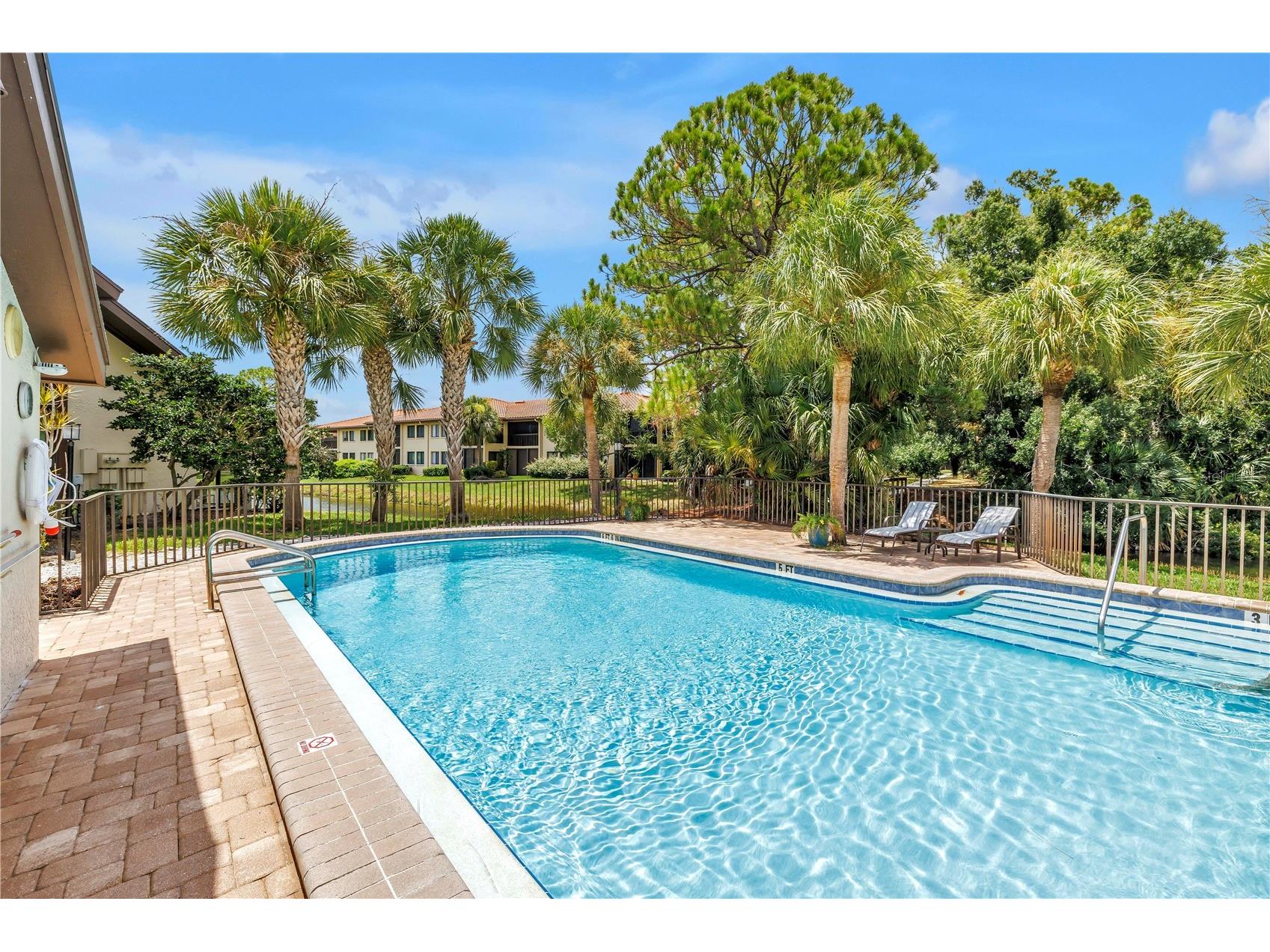 3174 Windrush #25 Sarasota FL 34235 TB8531019 image44