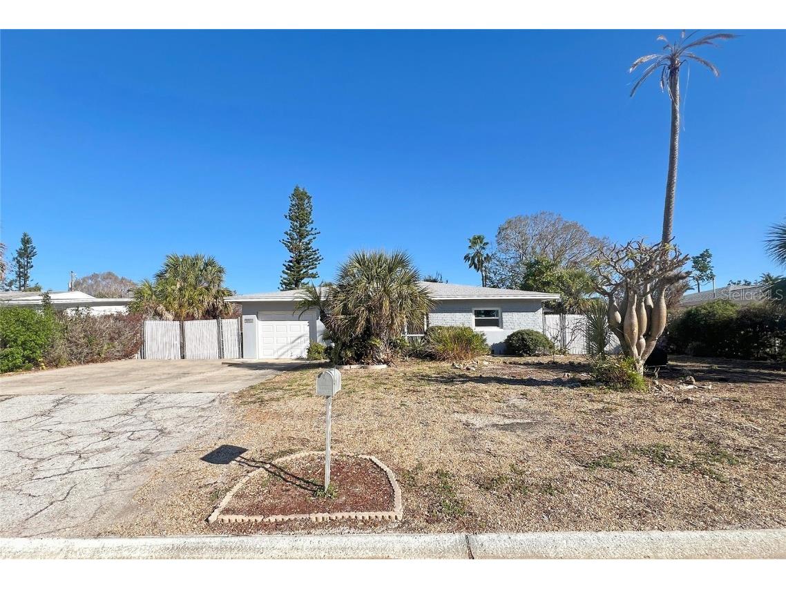 318 41st Avenue Saint Pete Beach FL 33706 TB8352439 image1