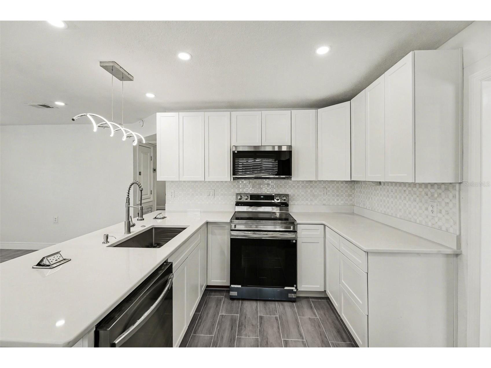 318 Bath Street Tarpon Springs FL 34689 TB8485654 image11