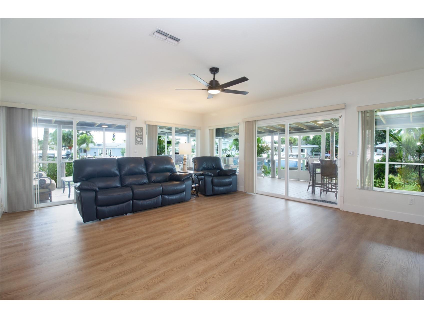 318 Circle Drive Palm Harbor FL 34683 TB8527358 image24