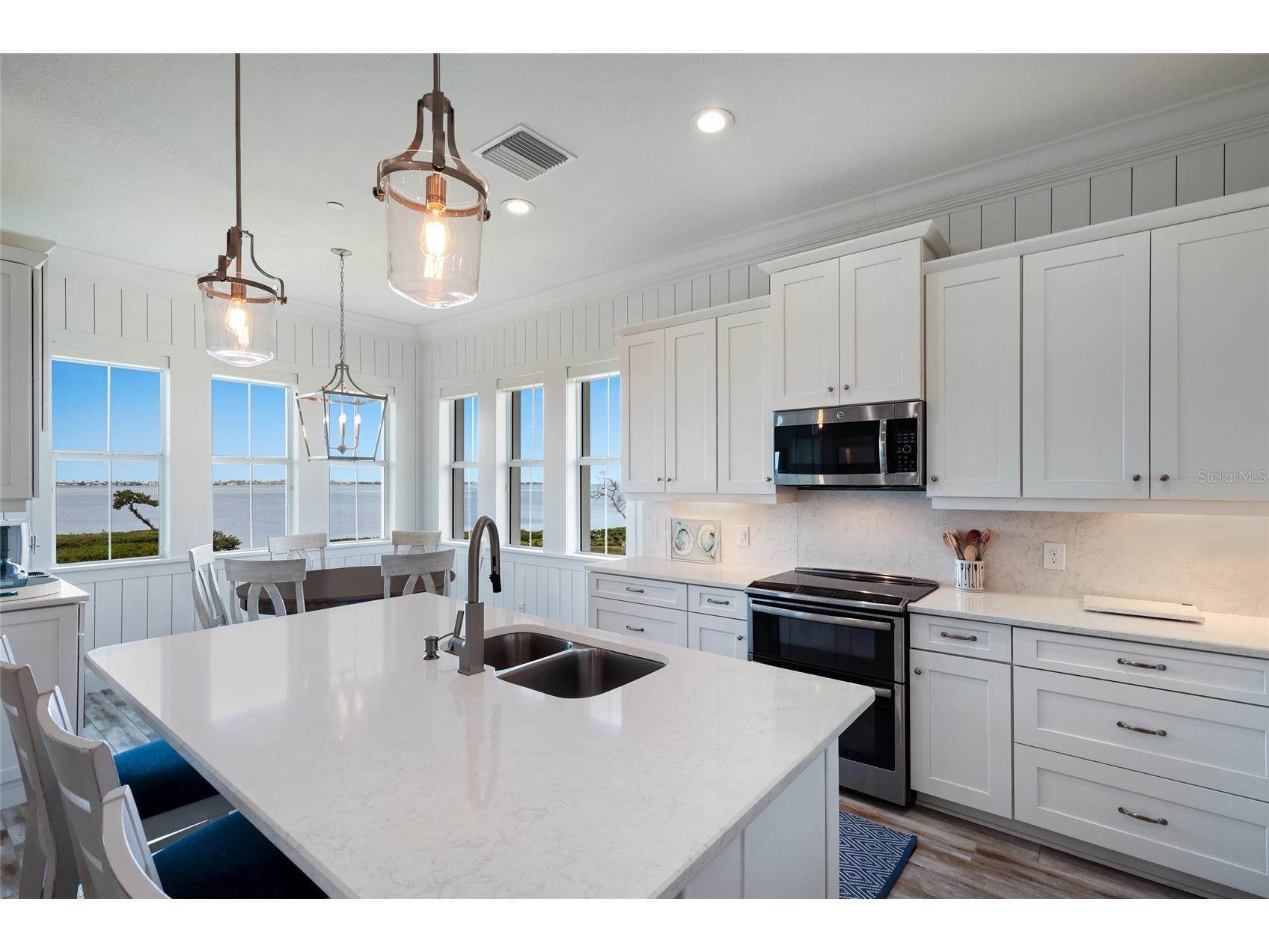 318 Compass Point Drive #202 Bradenton FL 34209 A4688460 image13