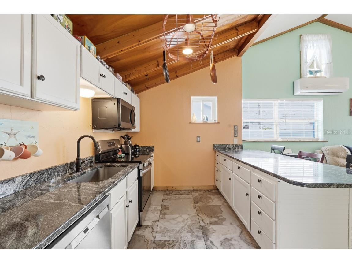 318 Eastwood Lane Daytona Beach FL 32118 V4946176 image13