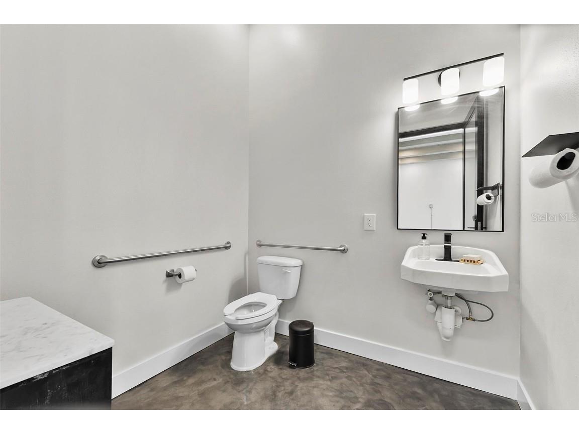 318 N Causeway New Smyrna Beach FL 32169 NS1085021 image12