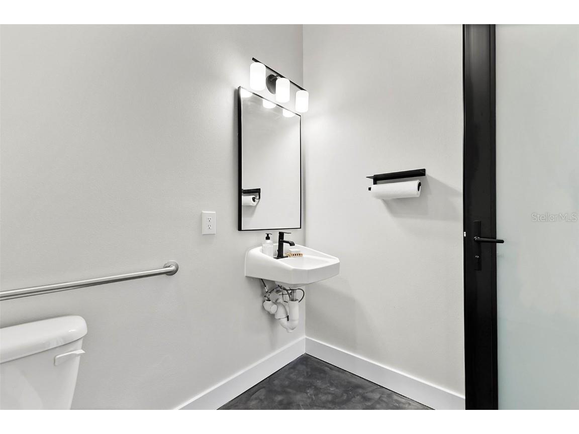 318 N Causeway New Smyrna Beach FL 32169 NS1085021 image14