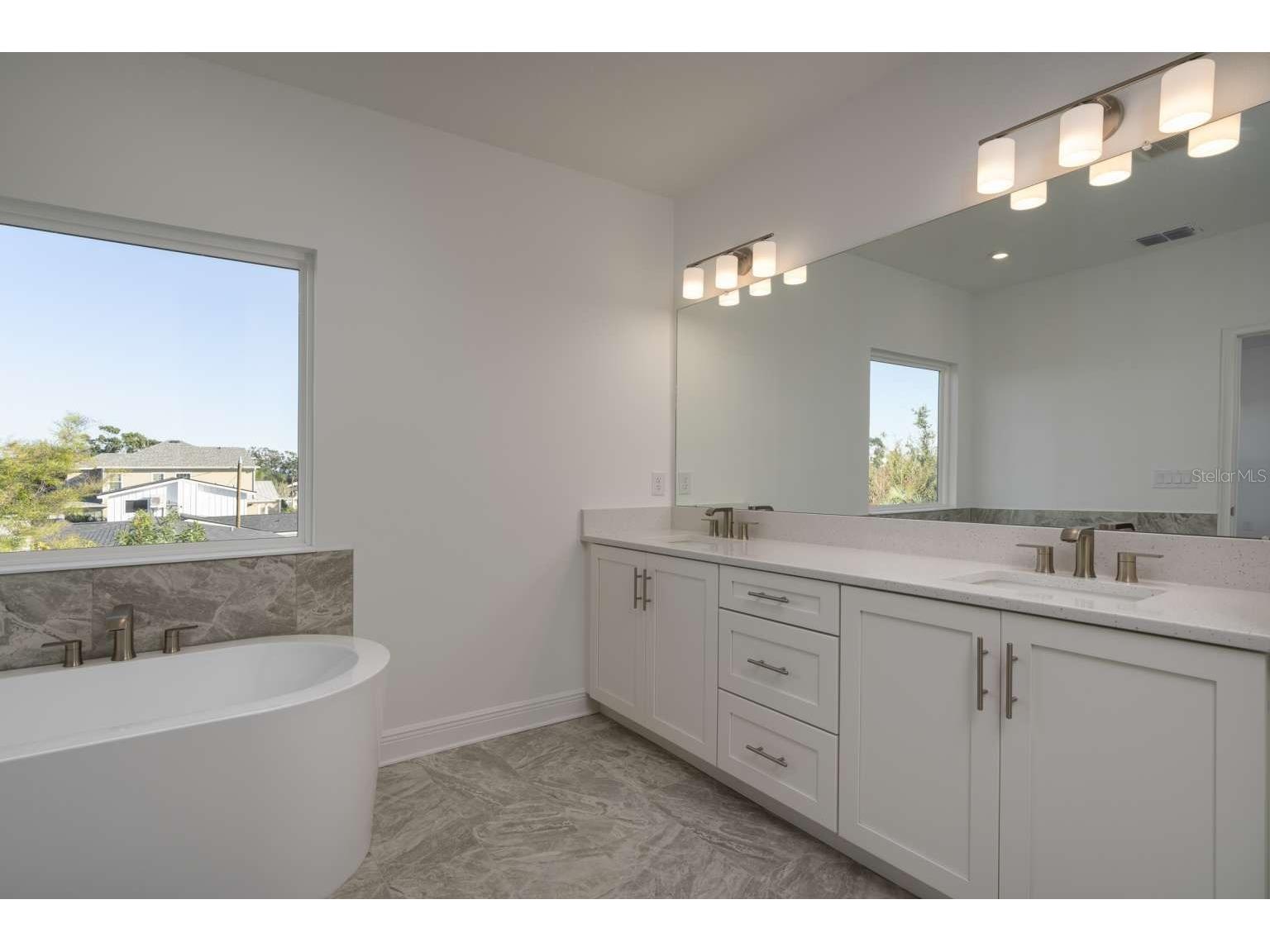 318 Rafael Boulevard NE Saint Petersburg FL 33704 TB8488679 image25