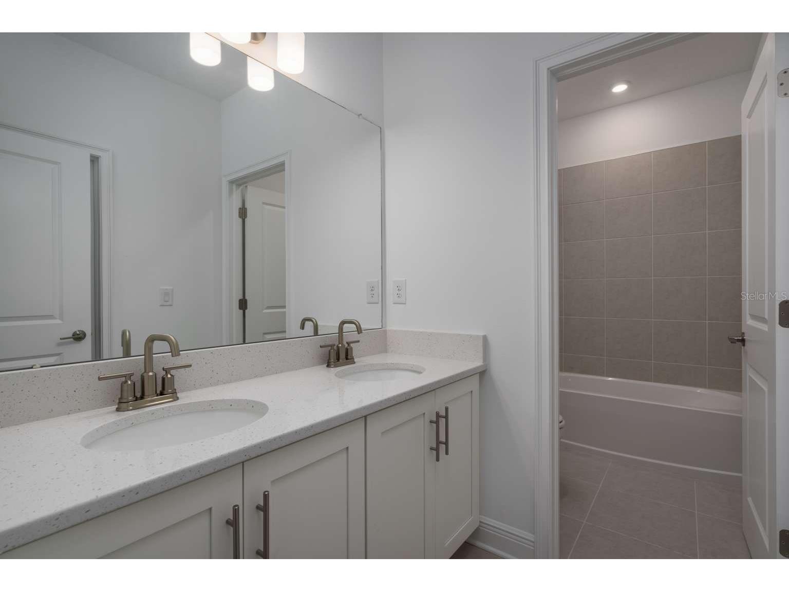 318 Rafael Boulevard NE Saint Petersburg FL 33704 TB8488679 image32