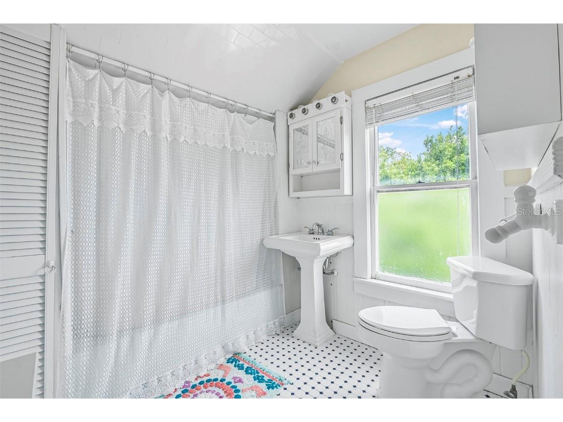 318 Vermont Avenue Daytona Beach FL 32118 FC305829 image23