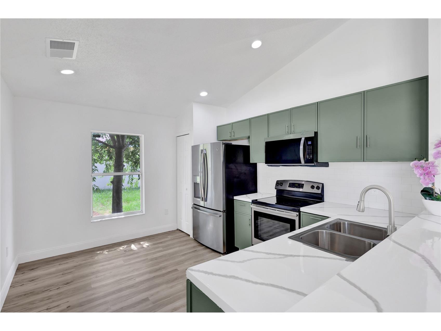 318 Walpole Loop Davenport FL 33897 O6414418 image8