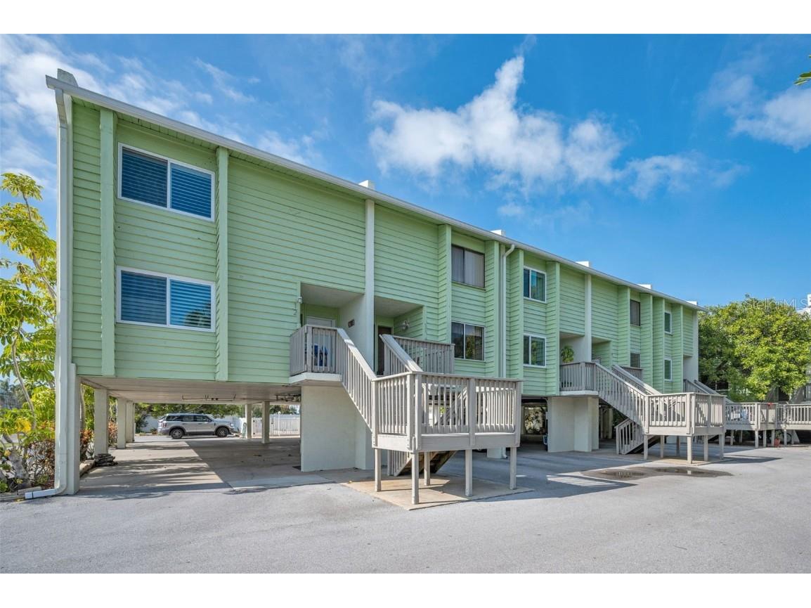 318 Windrush Boulevard #10 Indian Rocks Beach FL 33785 - INTRACOASTAL WATERWAY TB8461723 image1