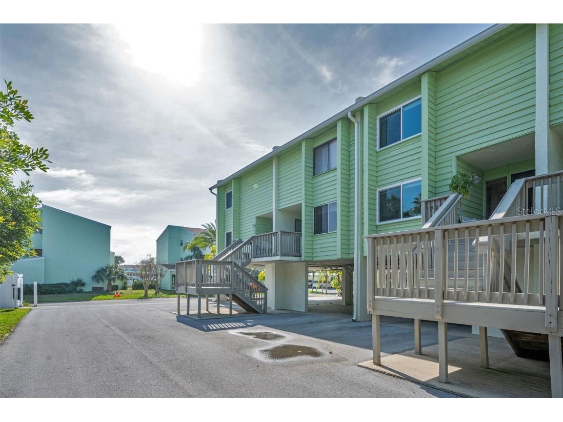318 Windrush Boulevard #10 Indian Rocks Beach FL 33785 - INTRACOASTAL WATERWAY TB8461723 image4