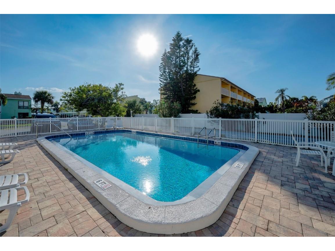 318 Windrush Boulevard #10 Indian Rocks Beach FL 33785 - INTRACOASTAL WATERWAY TB8461723 image7